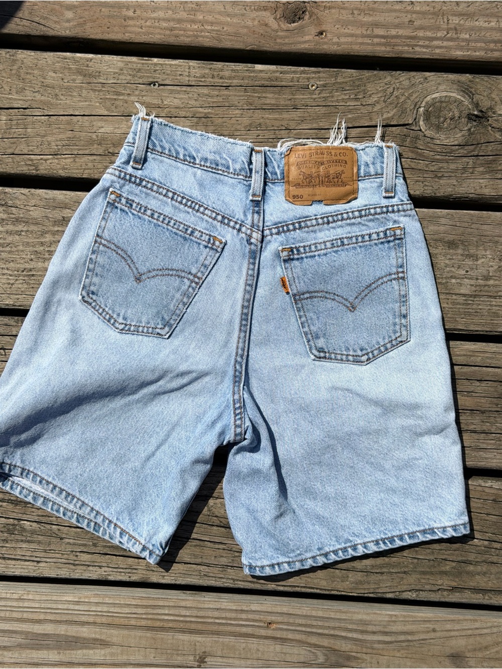 Levi's 950 Light Wash High-Rise Jean Shorts with Back Patch - Picture 2 of 4